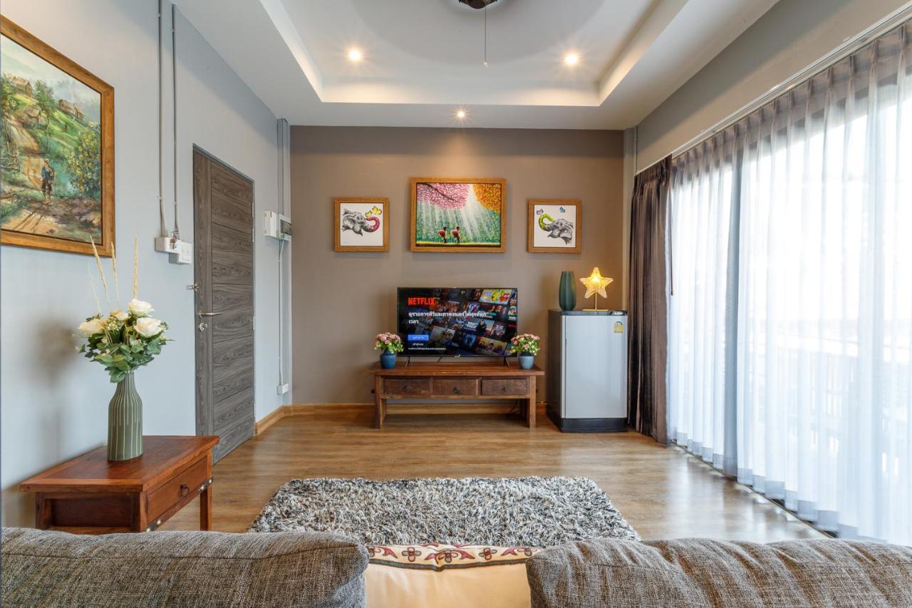 צ'יאנג מאי Hostel One Art And Gallery מראה חיצוני תמונה